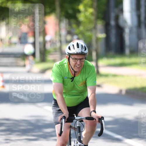 10.08.2025 - GEWOBA Citytriathlon Bremen Yannick Fuchs http://msf.ph/oto/8565830 10.08.2025 14:52:13 Radfahren 315, 321, 327, 341, 361, 368, 381, 412, 428, 496, 520 meine-sportfotos.de