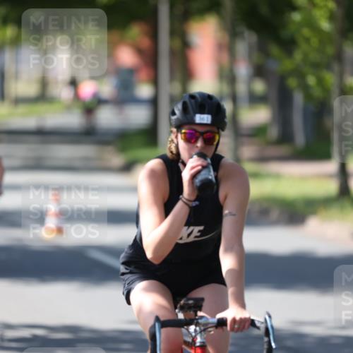 10.08.2025 - GEWOBA Citytriathlon Bremen Yannick Fuchs http://msf.ph/oto/8565851 10.08.2025 14:52:22 Radfahren 327, 329, 347, 361, 381, 412, 439, 469, 496, 520 meine-sportfotos.de