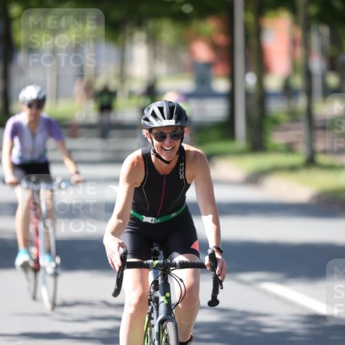 10.08.2025 - GEWOBA Citytriathlon Bremen Yannick Fuchs http://msf.ph/oto/8565939 10.08.2025 14:53:01 Radfahren 376, 378, 385, 463, 510 meine-sportfotos.de