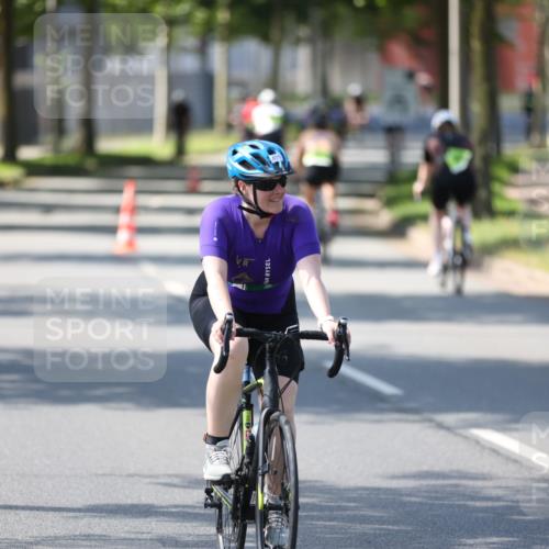 10.08.2025 - GEWOBA Citytriathlon Bremen Yannick Fuchs http://msf.ph/oto/8565985 10.08.2025 14:53:42 Radfahren 291, 300, 419, 438, 501 meine-sportfotos.de