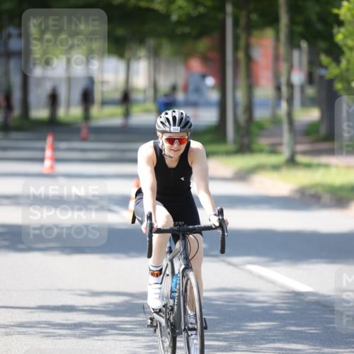 10.08.2025 - GEWOBA Citytriathlon Bremen Yannick Fuchs http://msf.ph/oto/8566033 10.08.2025 14:53:58 Radfahren 291, 300, 345, 434, 438, 473, 485, 519 meine-sportfotos.de