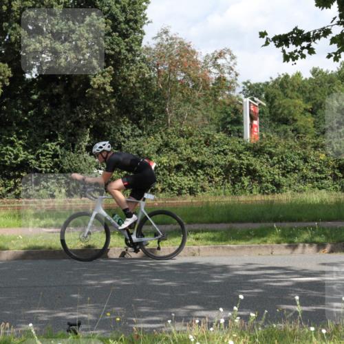10.08.2025 - GEWOBA Citytriathlon Bremen Yannick Fuchs http://msf.ph/oto/8566042 10.08.2025 12:13:24 Radfahren 612, 649, 760, 770, 774, 916, 1013, 1026 meine-sportfotos.de
