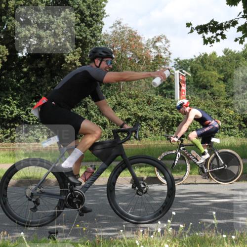 10.08.2025 - GEWOBA Citytriathlon Bremen Yannick Fuchs http://msf.ph/oto/8566044 10.08.2025 12:13:26 Radfahren 552, 612, 649, 760, 770, 774, 916, 1013, 1026 meine-sportfotos.de