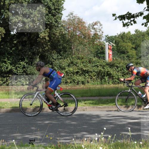 10.08.2025 - GEWOBA Citytriathlon Bremen Yannick Fuchs http://msf.ph/oto/8566054 10.08.2025 12:13:32 Radfahren 552, 612, 649, 664, 770, 774, 823, 916, 1017 meine-sportfotos.de