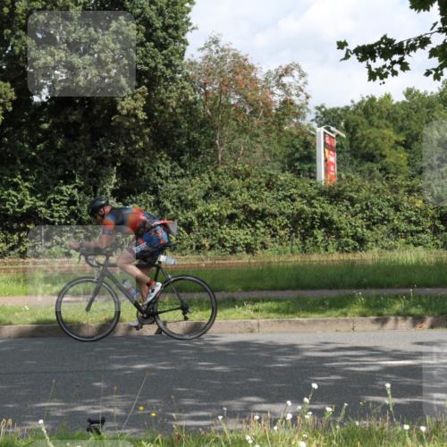 10.08.2025 - GEWOBA Citytriathlon Bremen Yannick Fuchs http://msf.ph/oto/8566056 10.08.2025 12:13:32 Radfahren 552, 612, 649, 664, 770, 774, 823, 916, 1017 meine-sportfotos.de