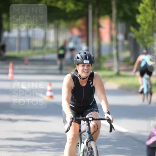 10.08.2025 - GEWOBA Citytriathlon Bremen Yannick Fuchs http://msf.ph/oto/8566061 10.08.2025 14:54:09 Radfahren 206, 324, 345, 362, 433, 434, 454, 473, 475, 485, 508, 519 meine-sportfotos.de