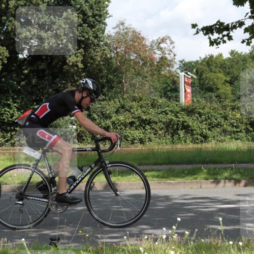10.08.2025 - GEWOBA Citytriathlon Bremen Yannick Fuchs http://msf.ph/oto/8566065 10.08.2025 12:13:35 Radfahren 552, 612, 649, 664, 770, 774, 776, 823, 916, 1017 meine-sportfotos.de