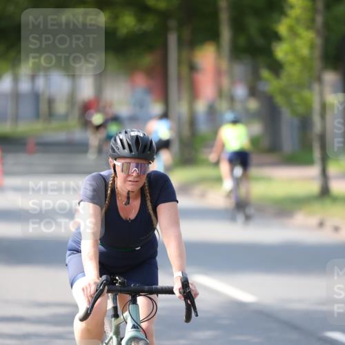 10.08.2025 - GEWOBA Citytriathlon Bremen Yannick Fuchs http://msf.ph/oto/8566069 10.08.2025 14:54:10 Radfahren 206, 324, 345, 362, 433, 434, 454, 473, 475, 485, 508, 519 meine-sportfotos.de