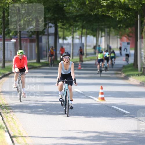 10.08.2025 - GEWOBA Citytriathlon Bremen Yannick Fuchs http://msf.ph/oto/8566078 10.08.2025 14:54:14 Radfahren 206, 324, 362, 433, 434, 454, 473, 475, 485, 508, 519 meine-sportfotos.de