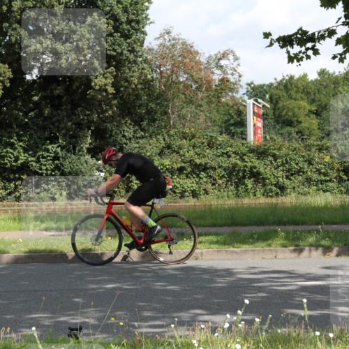 10.08.2025 - GEWOBA Citytriathlon Bremen Yannick Fuchs http://msf.ph/oto/8566090 10.08.2025 12:13:46 Radfahren 552, 568, 590, 612, 621, 649, 664, 733, 770, 776, 823, 863, 916, 1017 meine-sportfotos.de