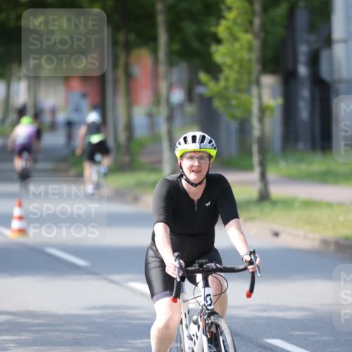 10.08.2025 - GEWOBA Citytriathlon Bremen Yannick Fuchs http://msf.ph/oto/8566105 10.08.2025 14:54:19 Radfahren 206, 316, 324, 362, 387, 393, 433, 454, 475, 508, 514, 519 meine-sportfotos.de
