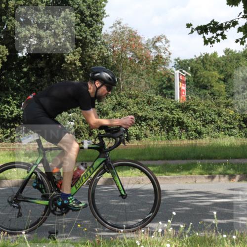 10.08.2025 - GEWOBA Citytriathlon Bremen Yannick Fuchs http://msf.ph/oto/8566109 10.08.2025 12:13:55 Radfahren 568, 590, 621, 689, 733, 776, 823, 863, 873, 950, 951, 1017 meine-sportfotos.de