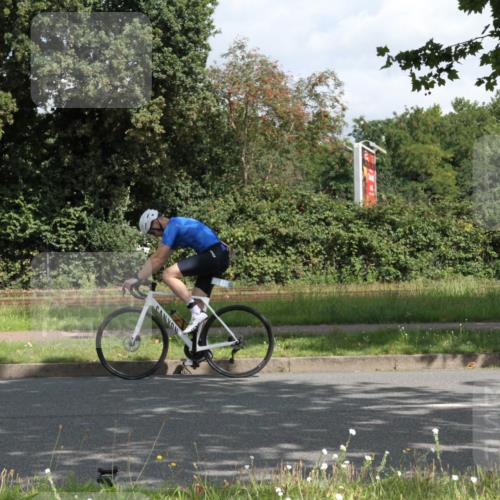 10.08.2025 - GEWOBA Citytriathlon Bremen Yannick Fuchs http://msf.ph/oto/8566112 10.08.2025 12:13:56 Radfahren 568, 587, 590, 615, 621, 689, 733, 776, 823, 863, 873, 950, 951 meine-sportfotos.de
