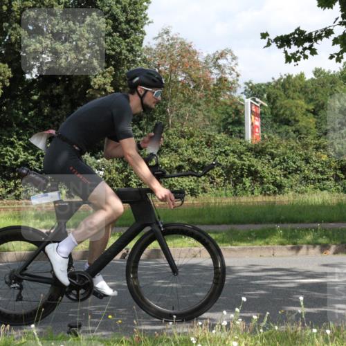 10.08.2025 - GEWOBA Citytriathlon Bremen Yannick Fuchs http://msf.ph/oto/8566114 10.08.2025 12:13:57 Radfahren 568, 587, 590, 615, 621, 689, 733, 776, 823, 863, 873, 950, 951 meine-sportfotos.de