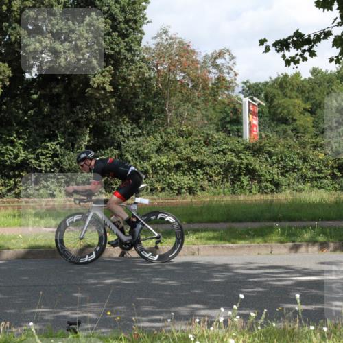 10.08.2025 - GEWOBA Citytriathlon Bremen Yannick Fuchs http://msf.ph/oto/8566138 10.08.2025 12:14:08 Radfahren 587, 590, 615, 616, 630, 689, 733, 788, 793, 801, 863, 873, 950, 951, 1030 meine-sportfotos.de
