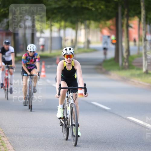 10.08.2025 - GEWOBA Citytriathlon Bremen Yannick Fuchs http://msf.ph/oto/8566192 10.08.2025 14:54:40 Radfahren 194, 316, 355, 370, 387, 393, 440, 489, 507, 514, 518 meine-sportfotos.de