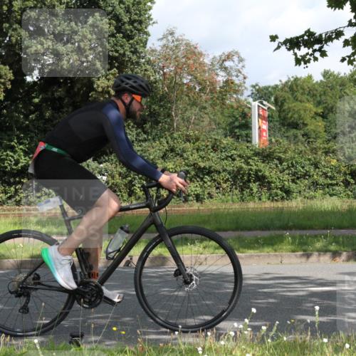 10.08.2025 - GEWOBA Citytriathlon Bremen Yannick Fuchs http://msf.ph/oto/8566204 10.08.2025 12:14:43 Radfahren 632, 635, 657, 736, 738, 806, 838, 857, 895, 897 meine-sportfotos.de