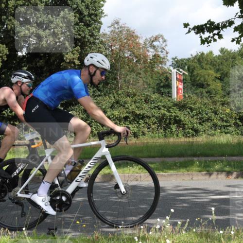 10.08.2025 - GEWOBA Citytriathlon Bremen Yannick Fuchs http://msf.ph/oto/8566211 10.08.2025 12:14:53 Radfahren 551, 627, 632, 635, 657, 736, 826, 857, 895, 897, 1020 meine-sportfotos.de