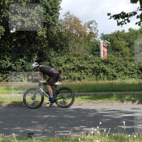 10.08.2025 - GEWOBA Citytriathlon Bremen Yannick Fuchs http://msf.ph/oto/8566222 10.08.2025 12:14:55 Radfahren 551, 627, 635, 657, 736, 826, 857, 895, 897, 959, 1020 meine-sportfotos.de