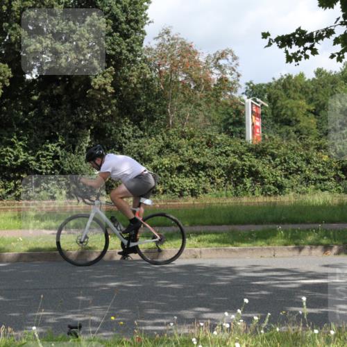 10.08.2025 - GEWOBA Citytriathlon Bremen Yannick Fuchs http://msf.ph/oto/8566240 10.08.2025 12:14:59 Radfahren 551, 564, 627, 635, 657, 753, 826, 852, 857, 895, 897, 959, 1011, 1020 meine-sportfotos.de