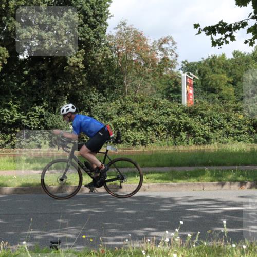 10.08.2025 - GEWOBA Citytriathlon Bremen Yannick Fuchs http://msf.ph/oto/8566249 10.08.2025 12:15:01 Radfahren 551, 564, 627, 635, 657, 753, 826, 852, 857, 895, 897, 959, 1011, 1020 meine-sportfotos.de