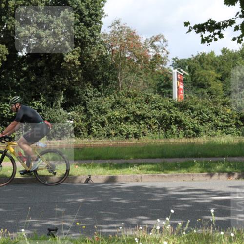 10.08.2025 - GEWOBA Citytriathlon Bremen Yannick Fuchs http://msf.ph/oto/8566256 10.08.2025 12:15:06 Radfahren 551, 564, 627, 657, 753, 826, 852, 857, 876, 897, 947, 959, 1011, 1020 meine-sportfotos.de