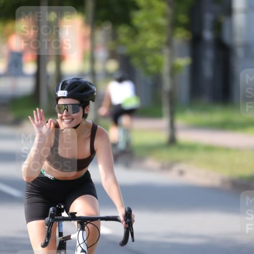 10.08.2025 - GEWOBA Citytriathlon Bremen Yannick Fuchs http://msf.ph/oto/8566258 10.08.2025 14:55:16 Radfahren 284, 424, 430, 443, 450, 451, 465, 511, 524 meine-sportfotos.de
