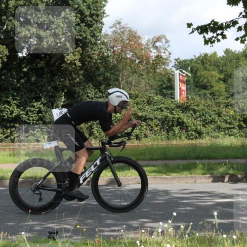 10.08.2025 - GEWOBA Citytriathlon Bremen Yannick Fuchs http://msf.ph/oto/8566259 10.08.2025 12:15:07 Radfahren 551, 564, 627, 753, 826, 852, 857, 876, 897, 947, 959, 1011, 1020 meine-sportfotos.de