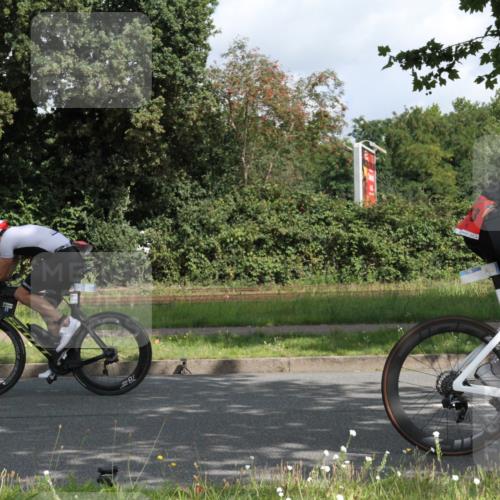 10.08.2025 - GEWOBA Citytriathlon Bremen Yannick Fuchs http://msf.ph/oto/8566264 10.08.2025 12:15:07 Radfahren 551, 564, 627, 753, 826, 852, 857, 876, 897, 947, 959, 1011, 1020 meine-sportfotos.de