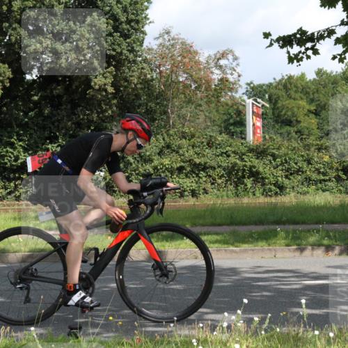 10.08.2025 - GEWOBA Citytriathlon Bremen Yannick Fuchs http://msf.ph/oto/8566269 10.08.2025 12:15:08 Radfahren 551, 564, 591, 627, 753, 826, 852, 876, 897, 947, 959, 1011, 1020 meine-sportfotos.de