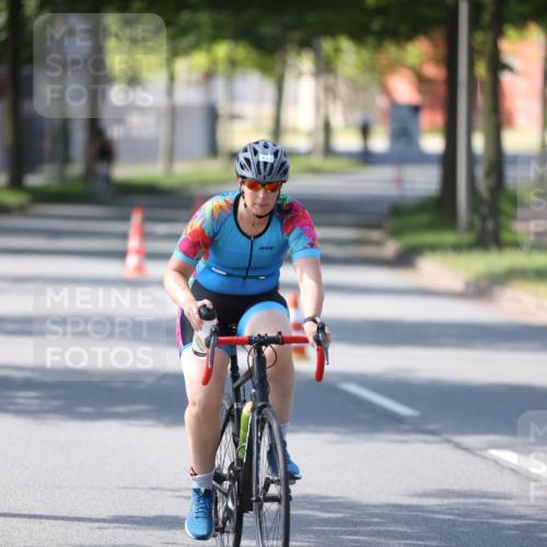 10.08.2025 - GEWOBA Citytriathlon Bremen Yannick Fuchs http://msf.ph/oto/8566281 10.08.2025 14:55:26 Radfahren 284, 443, 465, 511, 530 meine-sportfotos.de
