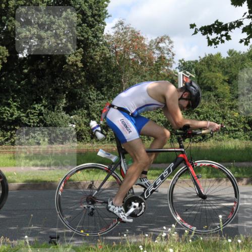 10.08.2025 - GEWOBA Citytriathlon Bremen Yannick Fuchs http://msf.ph/oto/8566332 10.08.2025 12:15:51 Radfahren 600, 626, 641, 682, 686, 707, 715, 824, 836, 839, 840, 859, 891, 1016, 1022 meine-sportfotos.de