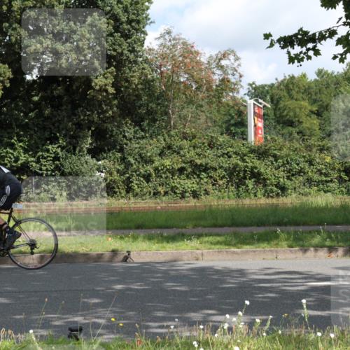 10.08.2025 - GEWOBA Citytriathlon Bremen Yannick Fuchs http://msf.ph/oto/8566345 10.08.2025 12:15:53 Radfahren 600, 626, 654, 682, 686, 707, 715, 824, 836, 839, 840, 859, 891, 1016, 1022 meine-sportfotos.de