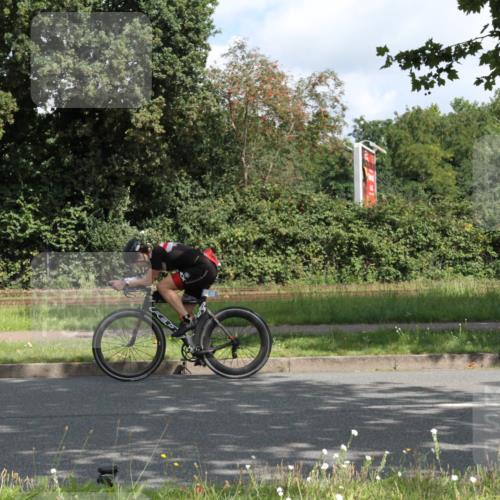 10.08.2025 - GEWOBA Citytriathlon Bremen Yannick Fuchs http://msf.ph/oto/8566349 10.08.2025 12:15:54 Radfahren 600, 626, 654, 682, 686, 707, 715, 824, 836, 839, 840, 859, 891, 1016, 1022 meine-sportfotos.de
