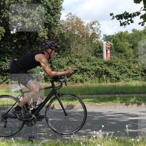 10.08.2025 - GEWOBA Citytriathlon Bremen Yannick Fuchs http://msf.ph/oto/8566354 10.08.2025 12:15:57 Radfahren 600, 626, 654, 682, 686, 707, 715, 824, 836, 839, 840, 859, 891, 1016, 1022 meine-sportfotos.de