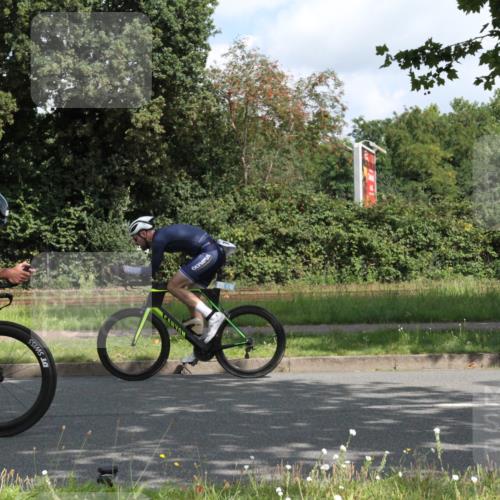 10.08.2025 - GEWOBA Citytriathlon Bremen Yannick Fuchs http://msf.ph/oto/8566367 10.08.2025 12:16:02 Radfahren 600, 654, 682, 686, 707, 715, 824, 836, 840, 859, 891, 1016, 1022 meine-sportfotos.de