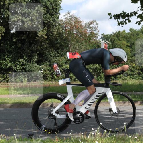 10.08.2025 - GEWOBA Citytriathlon Bremen Yannick Fuchs http://msf.ph/oto/8566372 10.08.2025 12:16:09 Radfahren 654, 686, 707, 824, 891, 1022 meine-sportfotos.de