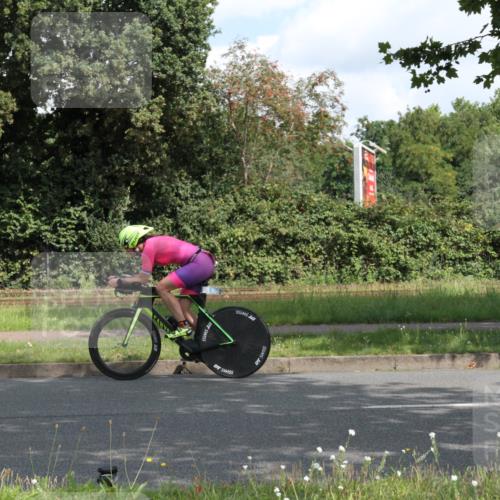 10.08.2025 - GEWOBA Citytriathlon Bremen Yannick Fuchs http://msf.ph/oto/8566377 10.08.2025 12:16:15 Radfahren 654, 820 meine-sportfotos.de