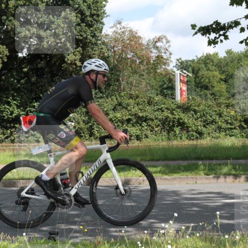 10.08.2025 - GEWOBA Citytriathlon Bremen Yannick Fuchs http://msf.ph/oto/8566394 10.08.2025 12:16:39 Radfahren 567, 742, 768, 783, 843, 902, 915, 1035, 1039 meine-sportfotos.de