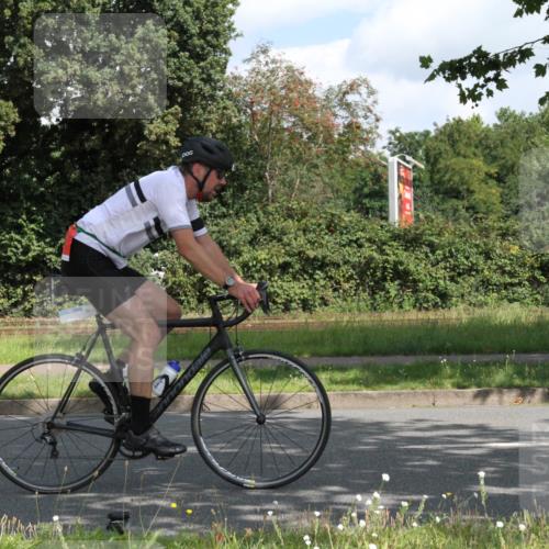 10.08.2025 - GEWOBA Citytriathlon Bremen Yannick Fuchs http://msf.ph/oto/8566406 10.08.2025 12:16:45 Radfahren 567, 742, 768, 783, 822, 843, 902, 915, 1010, 1035, 1039 meine-sportfotos.de