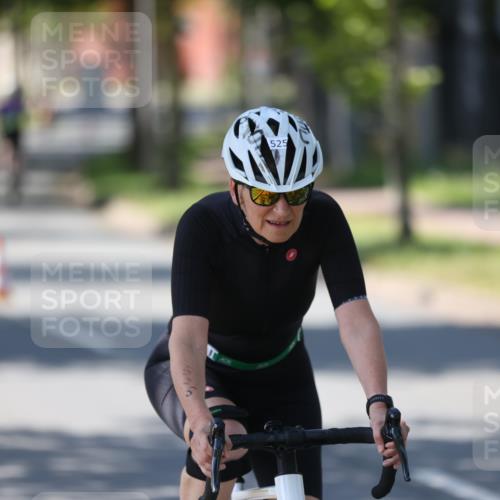 10.08.2025 - GEWOBA Citytriathlon Bremen Yannick Fuchs http://msf.ph/oto/8566420 10.08.2025 14:57:38 Radfahren 340, 398, 413, 420, 437, 452 meine-sportfotos.de
