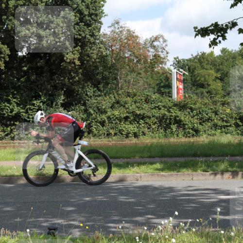 10.08.2025 - GEWOBA Citytriathlon Bremen Yannick Fuchs http://msf.ph/oto/8566423 10.08.2025 12:16:56 Radfahren 567, 783, 822, 877, 915, 1010, 1035, 1037, 1039 meine-sportfotos.de