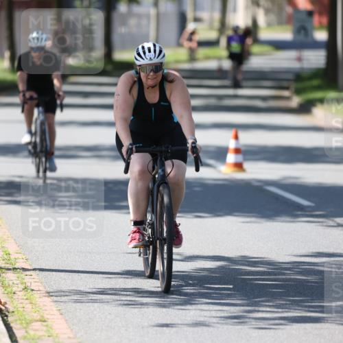 10.08.2025 - GEWOBA Citytriathlon Bremen Yannick Fuchs http://msf.ph/oto/8566424 10.08.2025 14:57:38 Radfahren 340, 398, 413, 420, 437, 452 meine-sportfotos.de