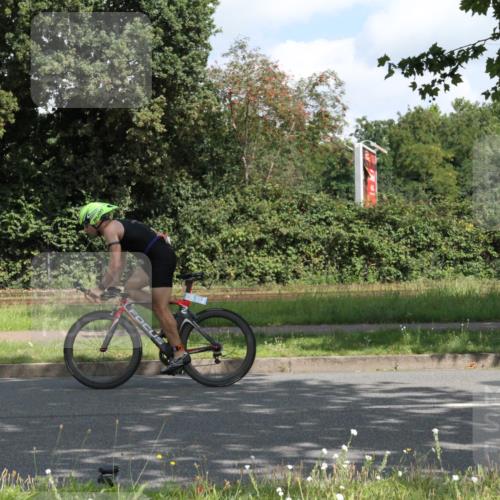 10.08.2025 - GEWOBA Citytriathlon Bremen Yannick Fuchs http://msf.ph/oto/8566451 10.08.2025 12:17:15 Radfahren 671, 856, 956, 1037 meine-sportfotos.de