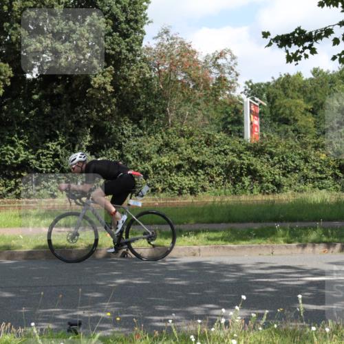 10.08.2025 - GEWOBA Citytriathlon Bremen Yannick Fuchs http://msf.ph/oto/8566460 10.08.2025 12:17:20 Radfahren 671, 856, 912, 956 meine-sportfotos.de