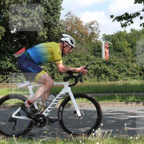 10.08.2025 - GEWOBA Citytriathlon Bremen Yannick Fuchs http://msf.ph/oto/8566465 10.08.2025 12:17:22 Radfahren 671, 856, 912, 956 meine-sportfotos.de