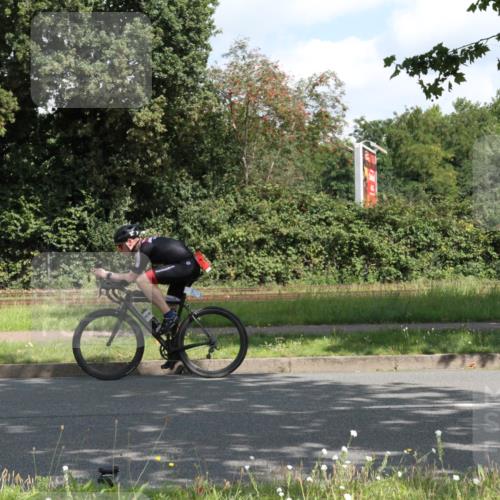 10.08.2025 - GEWOBA Citytriathlon Bremen Yannick Fuchs http://msf.ph/oto/8566479 10.08.2025 12:17:33 Radfahren 671, 766, 856, 912, 1025 meine-sportfotos.de