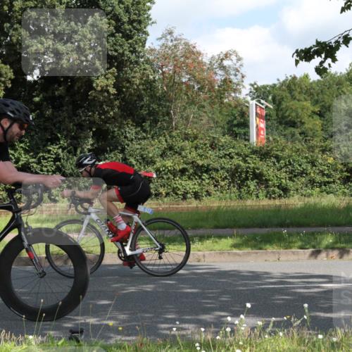 10.08.2025 - GEWOBA Citytriathlon Bremen Yannick Fuchs http://msf.ph/oto/8566484 10.08.2025 12:17:39 Radfahren 560, 566, 671, 766, 912, 1025 meine-sportfotos.de