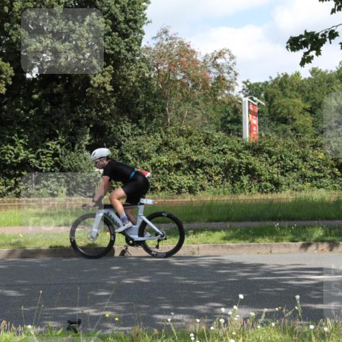 10.08.2025 - GEWOBA Citytriathlon Bremen Yannick Fuchs http://msf.ph/oto/8566487 10.08.2025 12:17:40 Radfahren 560, 566, 766, 912, 1025 meine-sportfotos.de