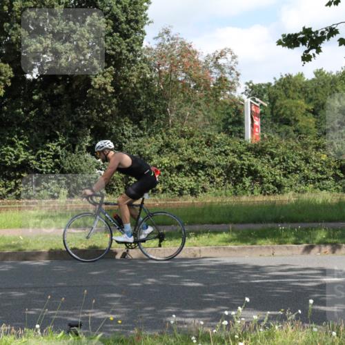 10.08.2025 - GEWOBA Citytriathlon Bremen Yannick Fuchs http://msf.ph/oto/8566497 10.08.2025 12:17:44 Radfahren 560, 566, 741, 765, 766, 933, 1025 meine-sportfotos.de
